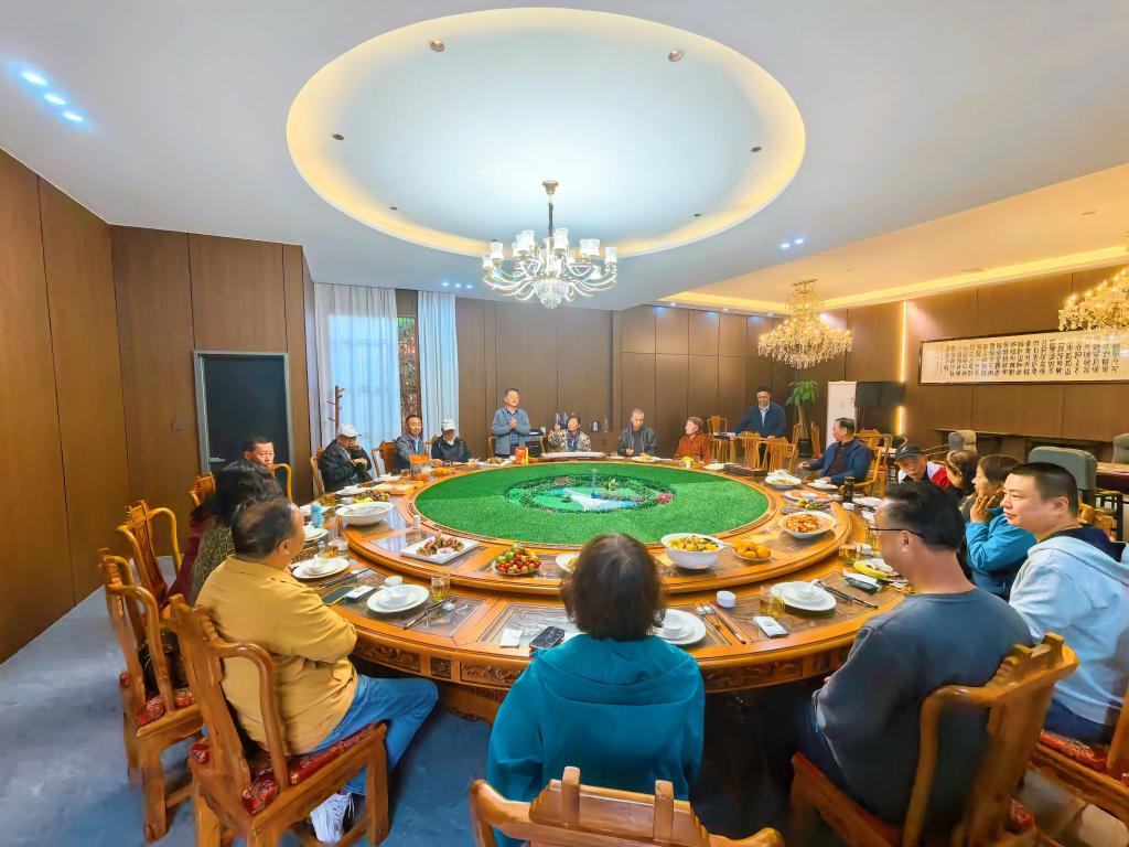 重阳聚首话畜草 新老同心传薪火——畜草所举办重阳节职工联谊活动