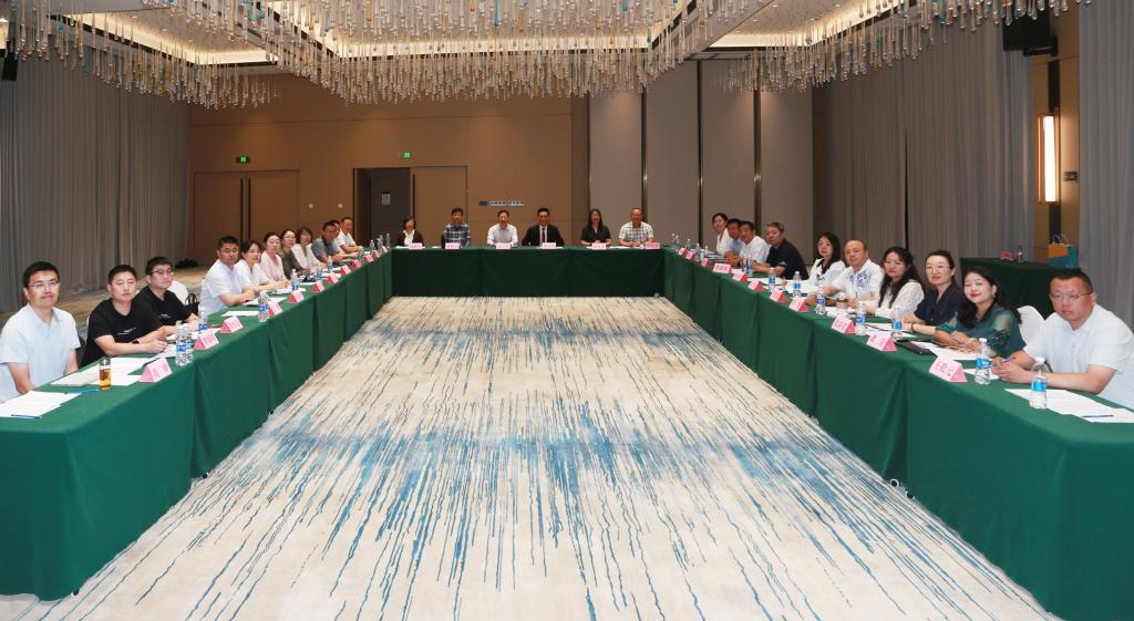 我院科技人员参加“科技创新、农业现代化与东北全面振兴研讨会”